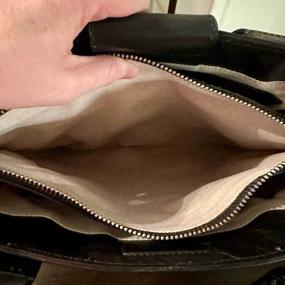LIKE‎ NEW!! Michael Kors Black Aviator Tote - Picture 11 of 15